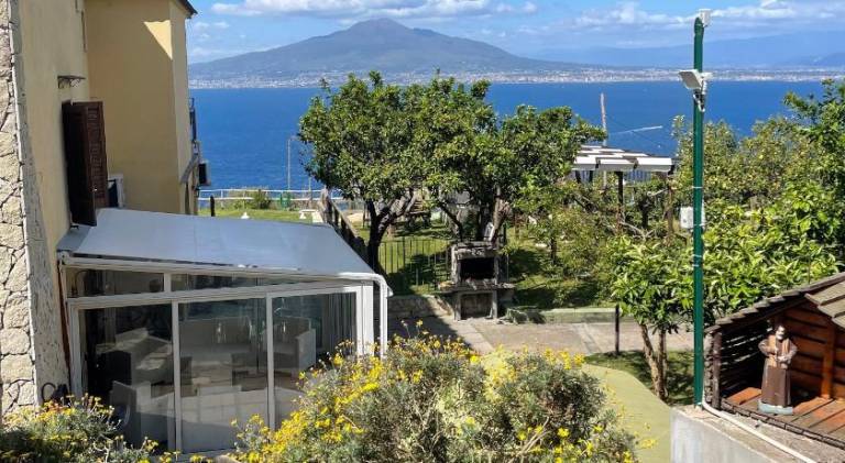 Lodge with pool, grill & yard | Close to the beach | Perfect for remote work | Pets are welcome in Vico Equense