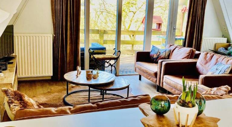 Chalet with pool — photo 2