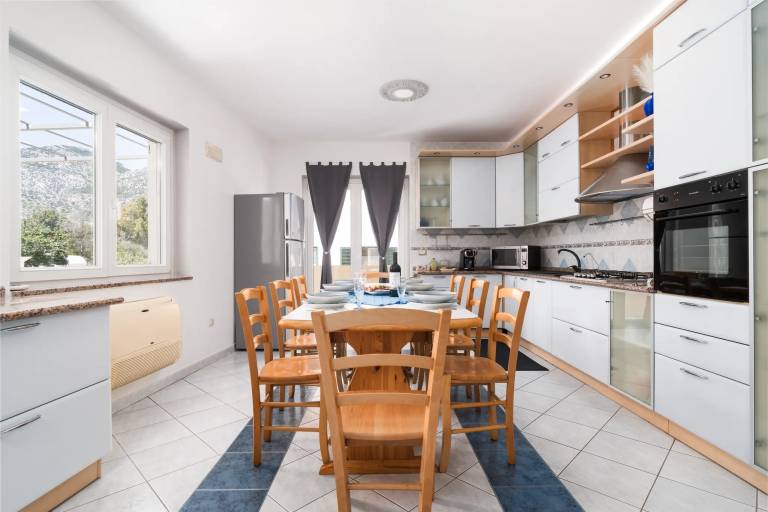 Apartment with garden, terrace & barbecue | Panoramic view — photo 5