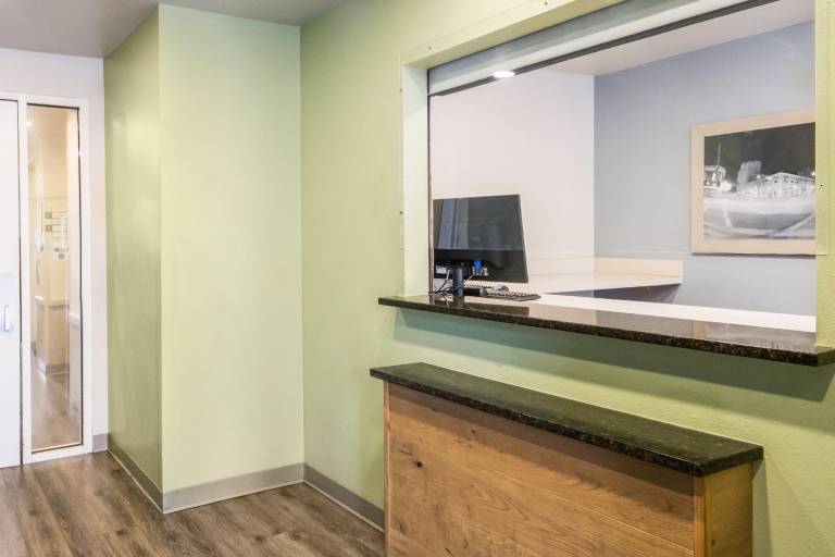 Extended Stay America Select Suites - Lakeland — photo 2