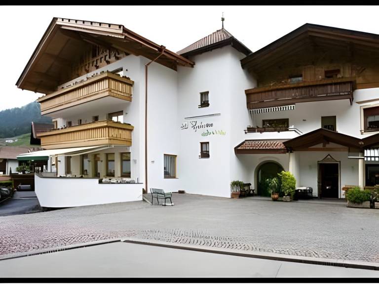 Hotel Pfandleralm in San Leonardo in Passiria