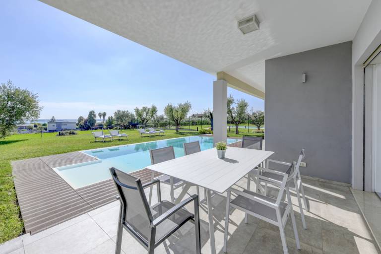 Villa with garden, patio & private pool — photo 5