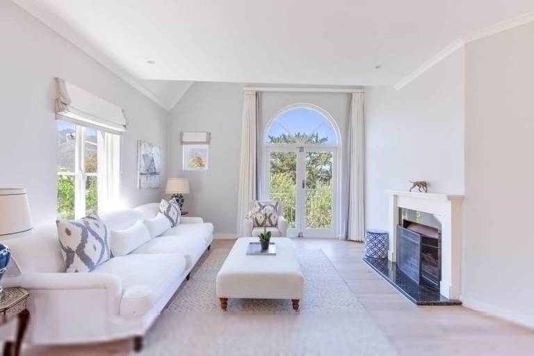 Sublime five bed property in glorious setting