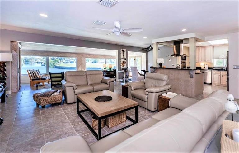 Beautiful house with terrace, BBQ & private pool | Garden view | Pets are welcome — photo 3