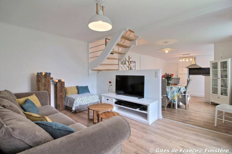 Gite with patio, BBQ & yard — photo 2
