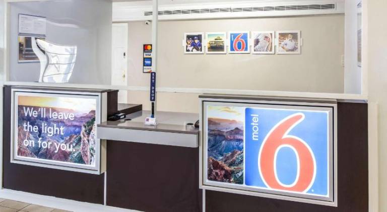 Motel 6 Baytown, TX - Garth Rd — photo 3