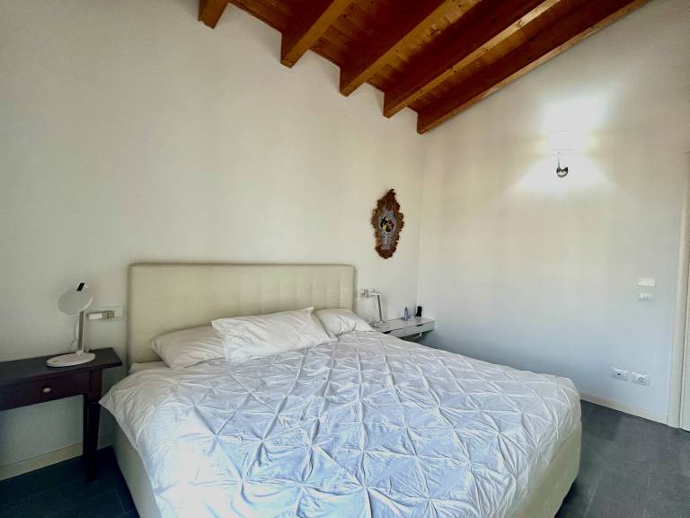 Child-friendly wonderful rental apartment with pool, terrace & yard | Lake view | Close to the beach | Pets allowed — photo 3