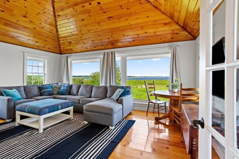 Cabin Salisbury Beach