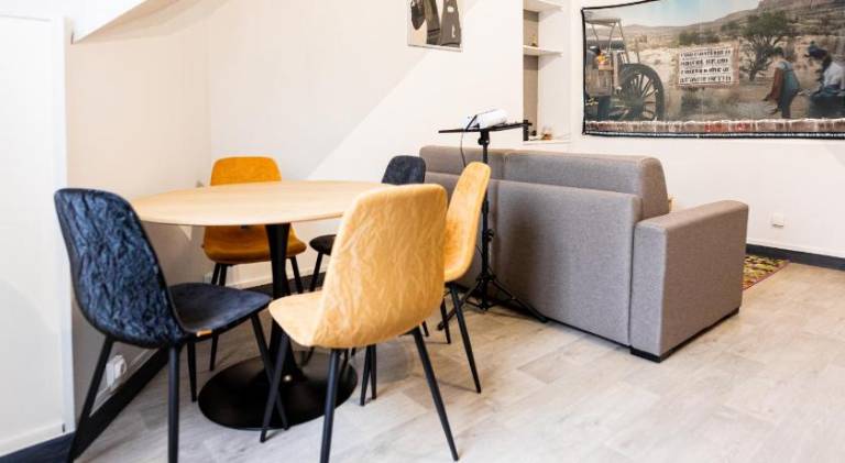 Apartment with patio & BBQ — photo 4