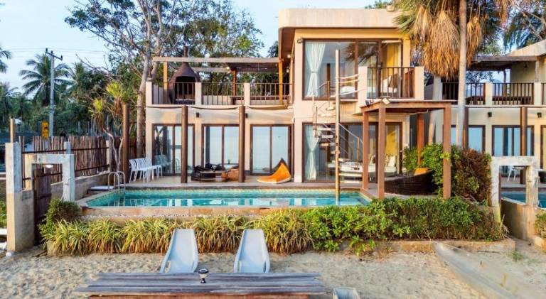 Villa with private pool, patio & yard | Next to the beach | Pet-friendly in Sam Roi Yot