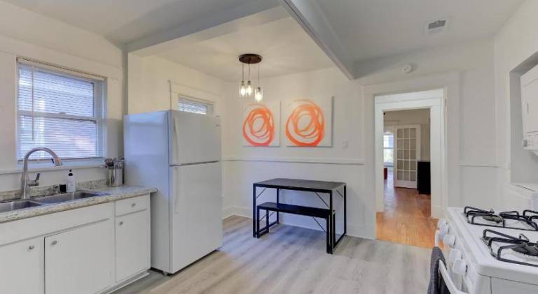 Charming Cooper-Young Flat in the Heart of Memphis — photo 2
