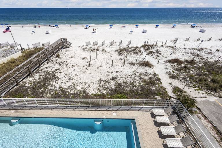 Dog friendly beachfront condo with sunset view — photo 3