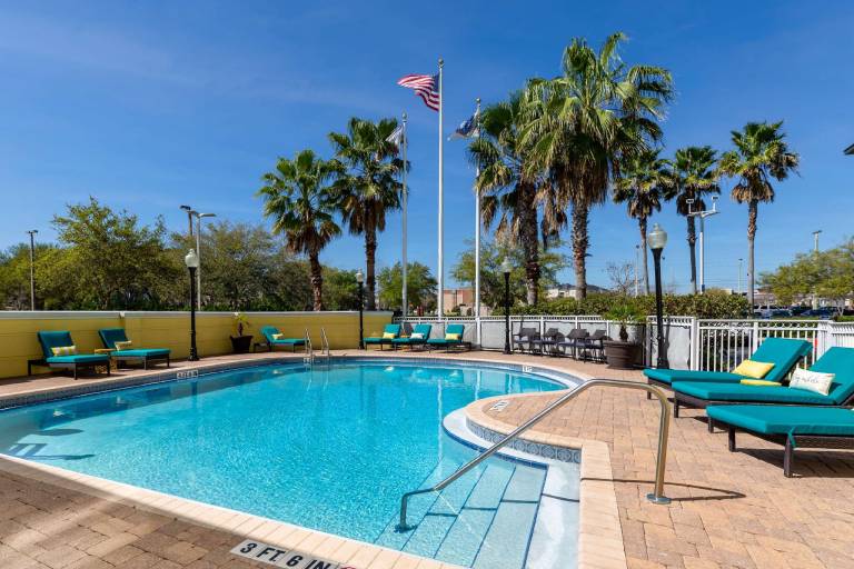 Hampton Inn & Suites by Hilton Jacksonville Deerwood Park — photo 4