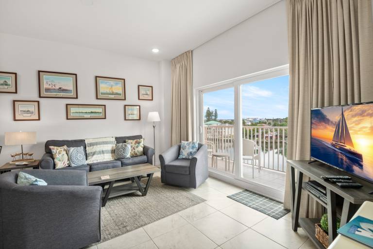 Child-friendly condo with jacuzzi & heated pool | Water view | Close to the beach | Dogs allowed — photo 4