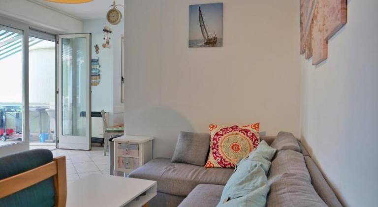 Charming rental apartment with grill, terrace & yard | Next to the beach | Perfect for remote work | Pets allowed — photo 2