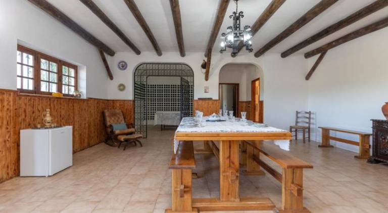 Charming villa with private pool, patio & BBQ | Pet-friendly — photo 3