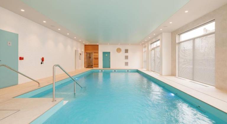 Serviced apartment with hot tub, terrace & sauna in Nancy