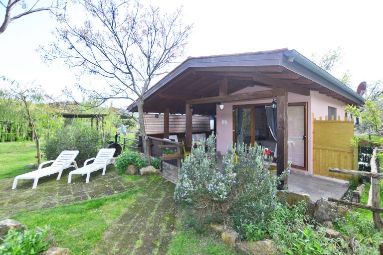 Chalet with garden & terrace — photo 3