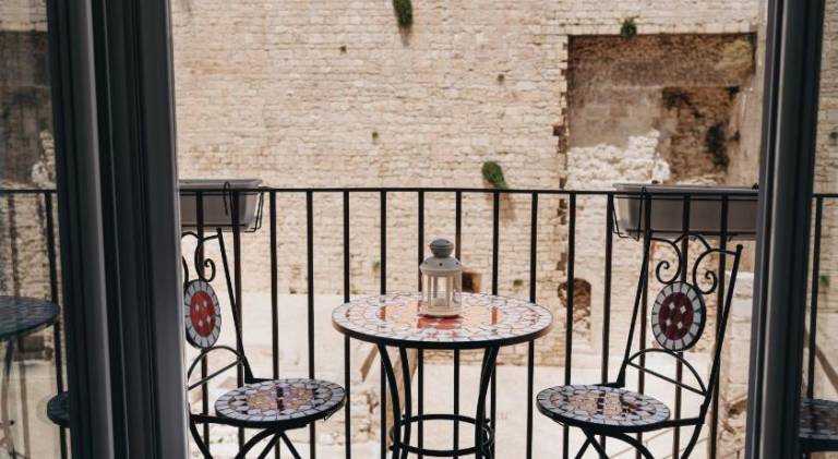 Bue Marino Suites - Exclusive stay with Castle view — photo 4