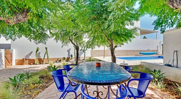 House with pool | Pets allowed — photo 3