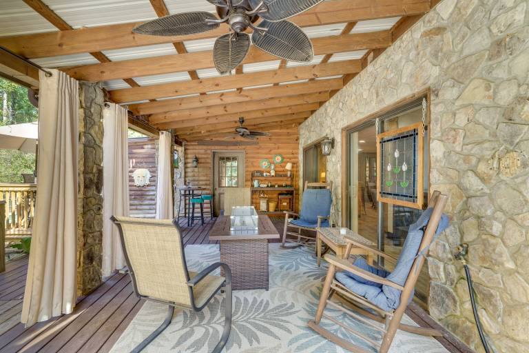 Cozy, Pet-Friendly Retreat in Hickory w/ Fire Pit! — photo 2