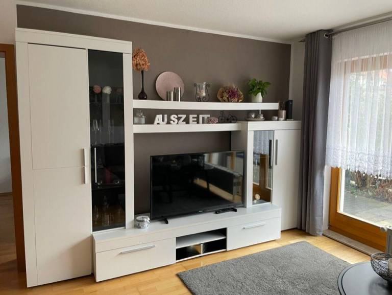 Apartment with terrace & yard — photo 2