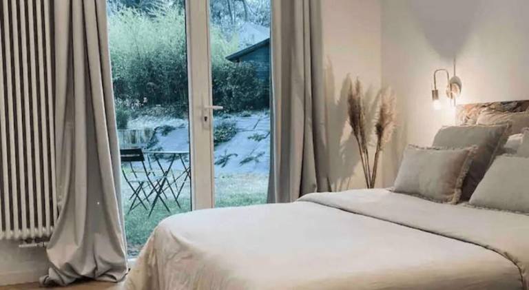 Les Hortensias Chambre independante avec sdb et toilettes privees dans une maison en foret proche du — photo 2