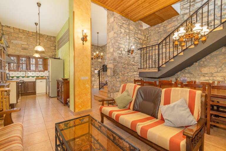 Family-oriented pleasant vacation home with terrace, fast internet & hot tub | Mountain view | Dogs allowed — photo 5