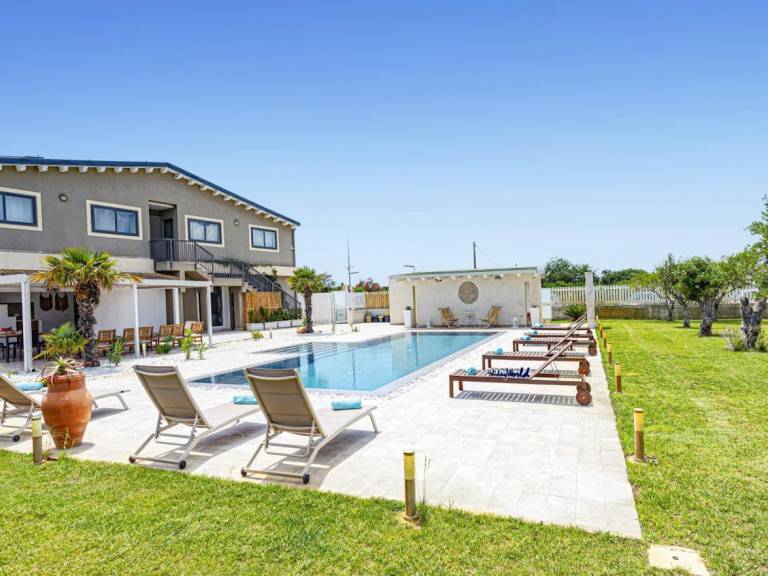 Vacation home with BBQ in Pozzallo