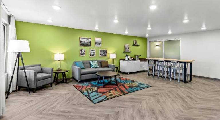 WoodSpring Suites Beaverton - Portland West — photo 2
