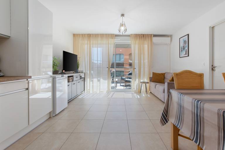Apartment with terrace | City view — photo 4