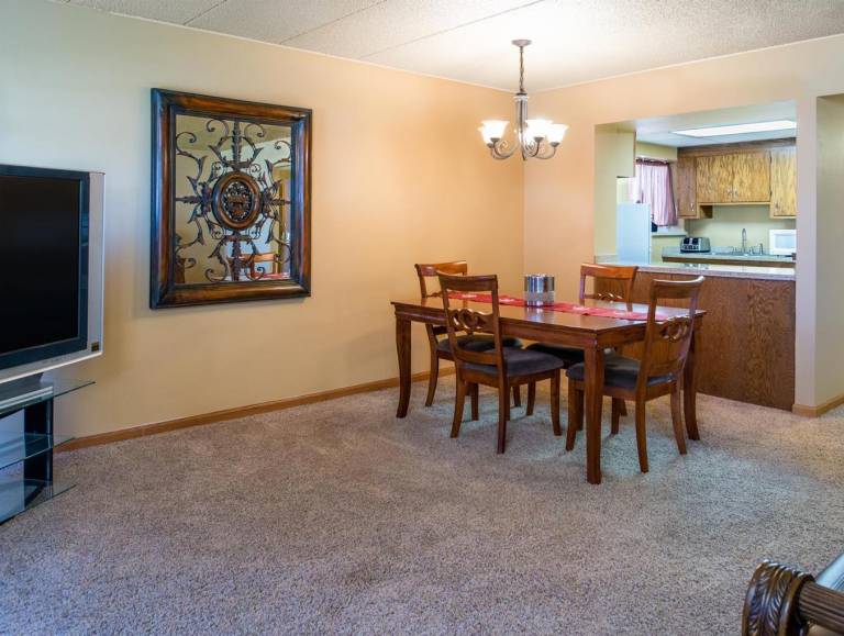 Sunset Inn & Suites — photo 3