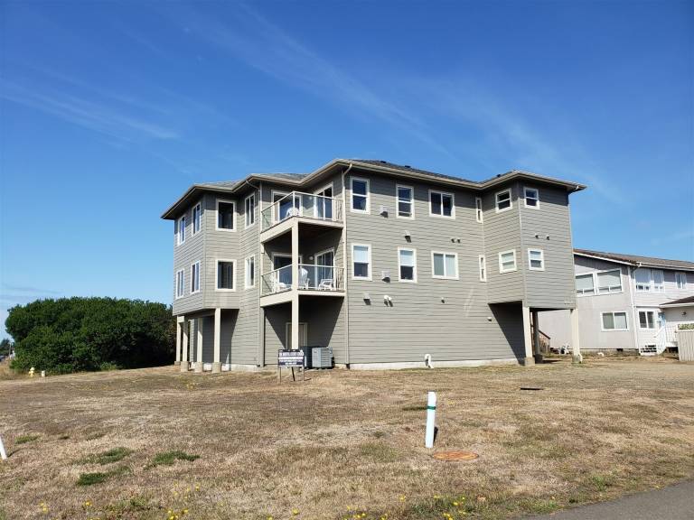 House Ocean Shores