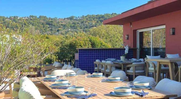 Hotel CASABELLA Cannes Mouans Sartoux in Valbonne