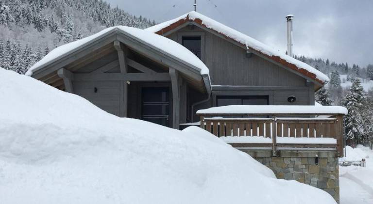 Chalet with yard, terrace & BBQ in Guebwiller