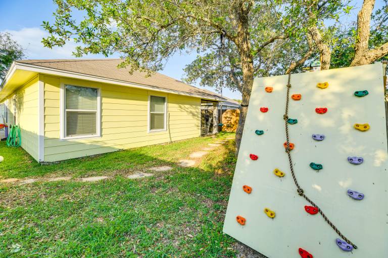 Corpus Christi Home w/ Patio < 10 Mi to Beach — photo 2