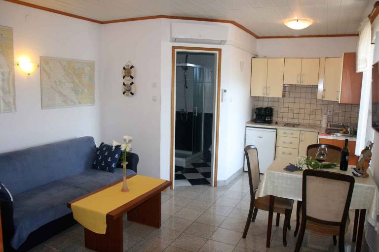 Holiday apartment with air conditioning and sea view — photo 5