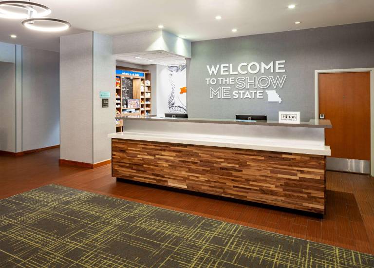 Hampton Inn & Suites St. Louis at Forest Park — photo 5