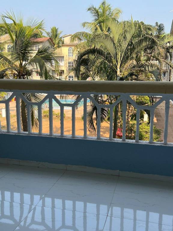 Rental apartment with pool & yard — photo 4