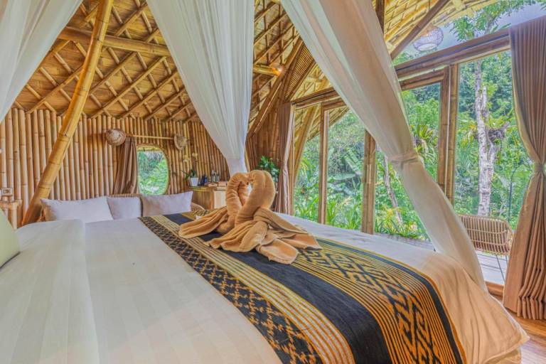 1BDR Bamboo House in Sidemen — photo 2