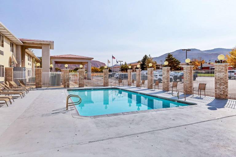 Americas Best Value Inn Cedar City — photo 5