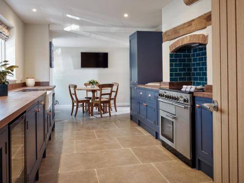 House  Barford