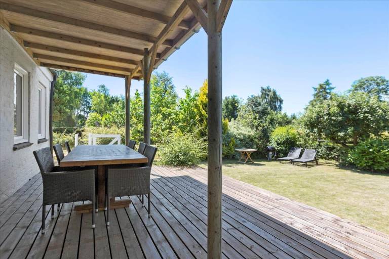Vacation home with terrace — photo 2