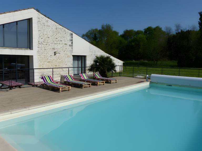 330 m&sup2; Ferienhaus