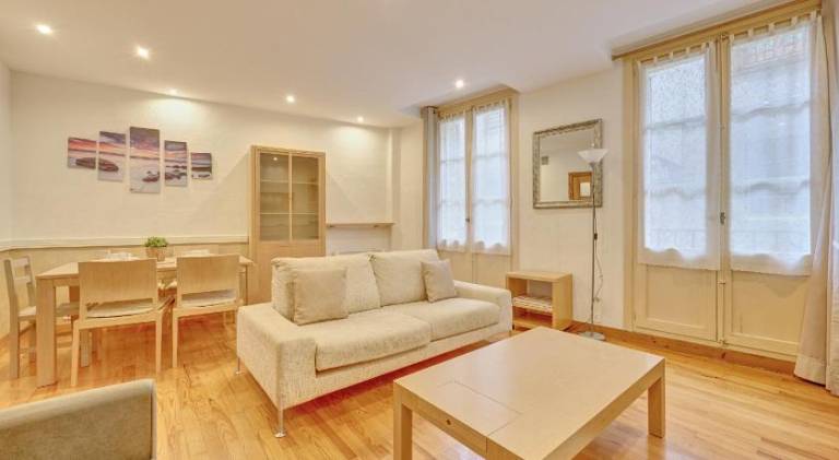 Fully equipped nice holiday apartment with patio | Pets are welcome in Pamplona