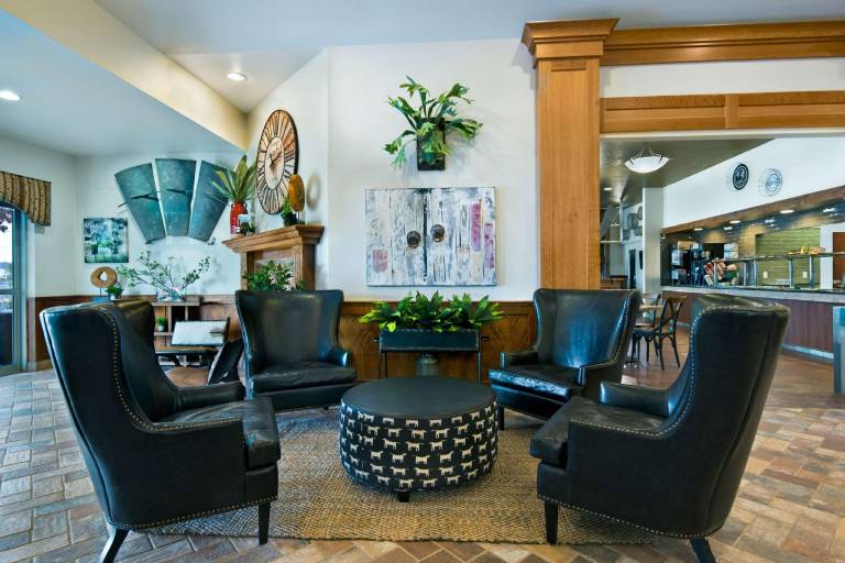 Oxford Suites Hermiston — photo 5