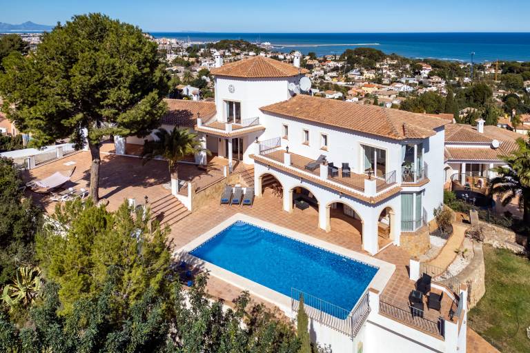 Children-friendly big vacation home with garden, terrace & BBQ | Perfect for remote work | Pets are welcome in Denia