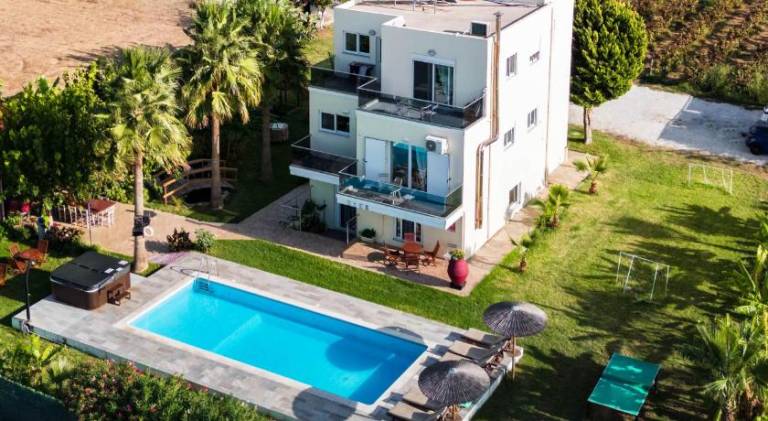Martimi Private 3 Apartments with Pool, Heated Jacuzzi and Sauna, 2 Apartments with Sea View, 200m f — photo 3
