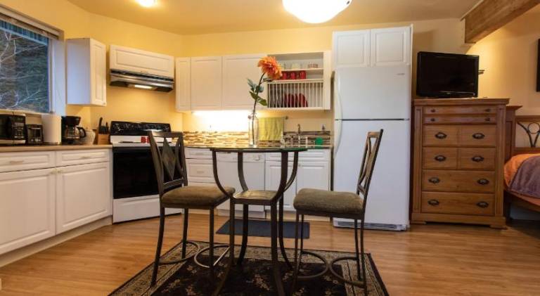 Kelli Creek Cottage - REDUCED PRICE ON TOURS — photo 3