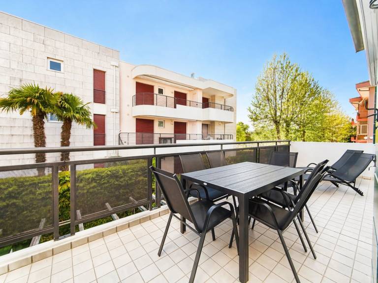 Rental apartment with garden & terrace — photo 2